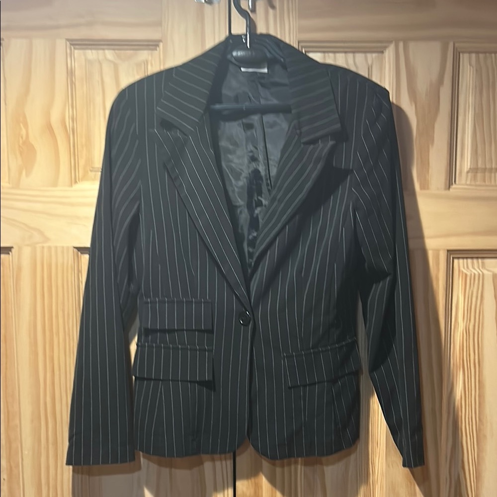 Elegant Black Pinstripe Women's Blazer